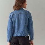 Jaqueta Jeans Tradicional com Recortes e Puídos