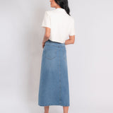 Saia Jeans Midi com Fenda Frontal